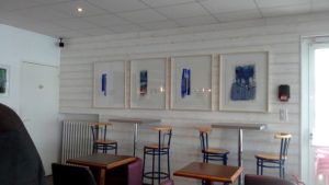 Exposition au café de la plage à l’île Tudy.
